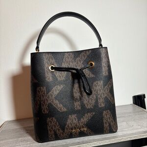 Michael Kors Large Bucket Bag